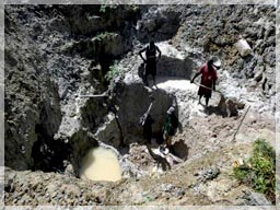 Part of the New Creek huge alluvial mining region &ndash; all dug by hand / CVI